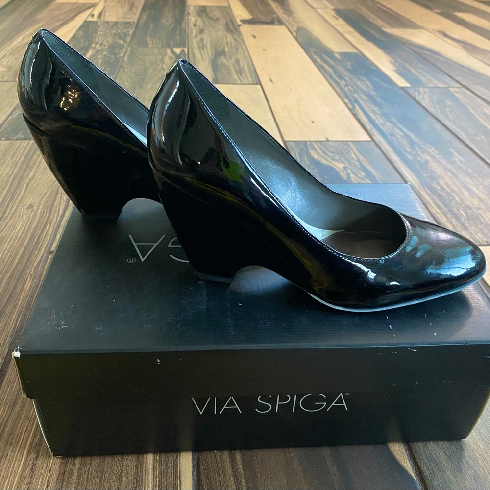 Via Spiga Patent Leather Wedge Heel. Size 7. Black.